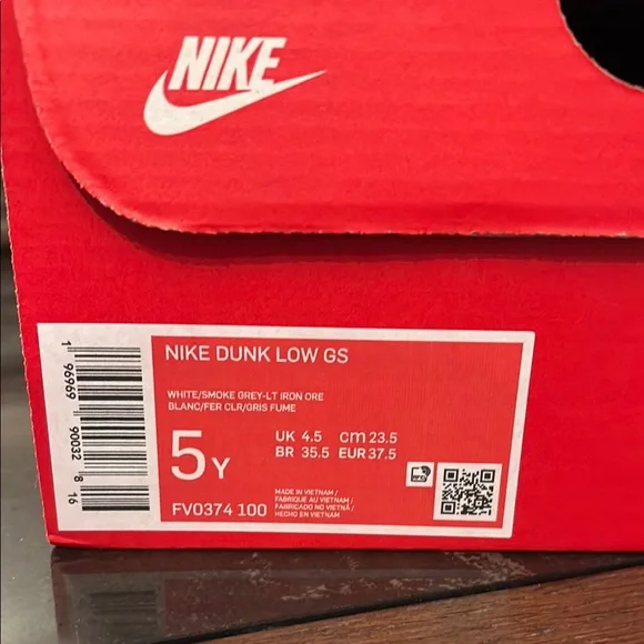 Nike Gray and White Dunk low GS - Picture 2 of 6